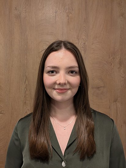 Beisitzerin: Nele Brinkschröder